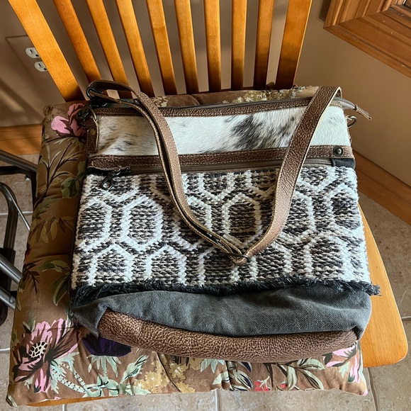 Myra Shoulder Bag NWT - Picture 3 of 7